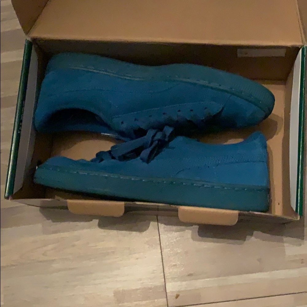 Shoes open to offer